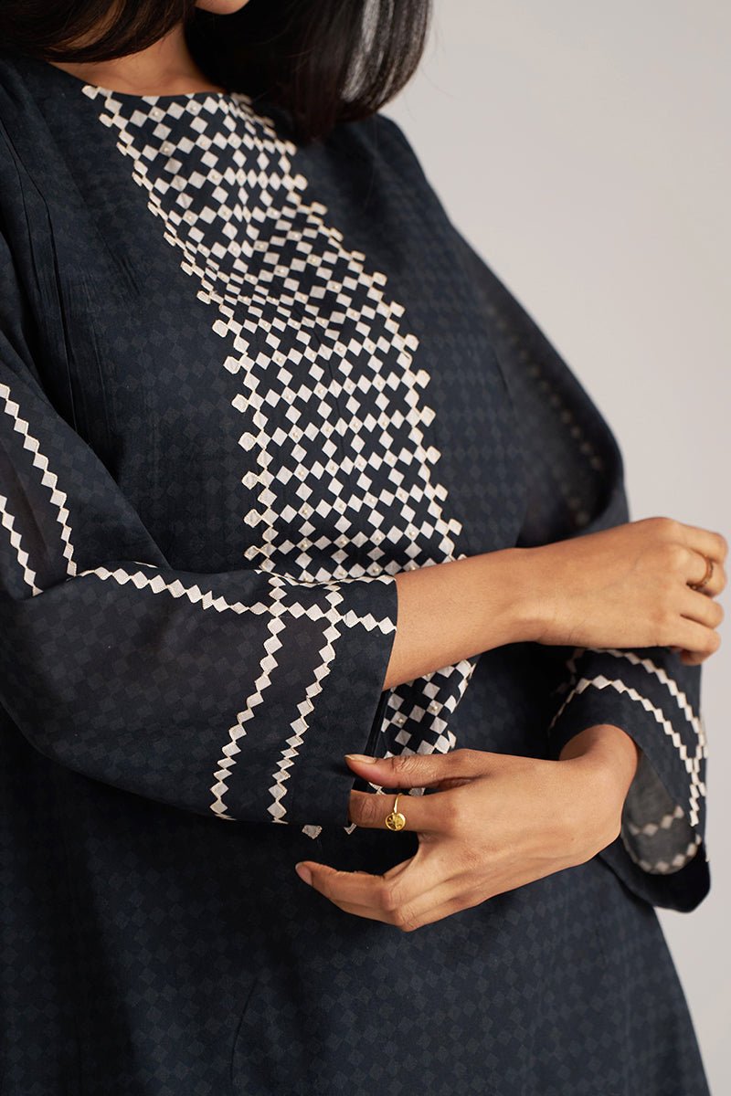 right hand side view Black & White Mul Mul Print Co-Ord Set