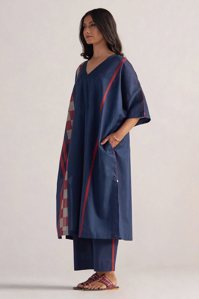 left side view model Navy Blue Mul-Mul Kaftaan Set