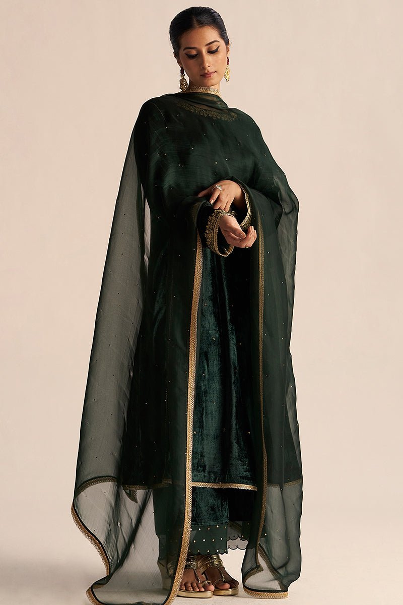 full body dront view Ponderosa Pine Velvet Festive Kurta Set